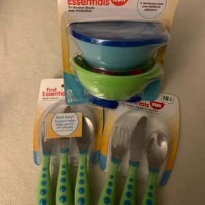 4 / $35 NEW Baby /Toddler Utensil and Suction Bowl Set